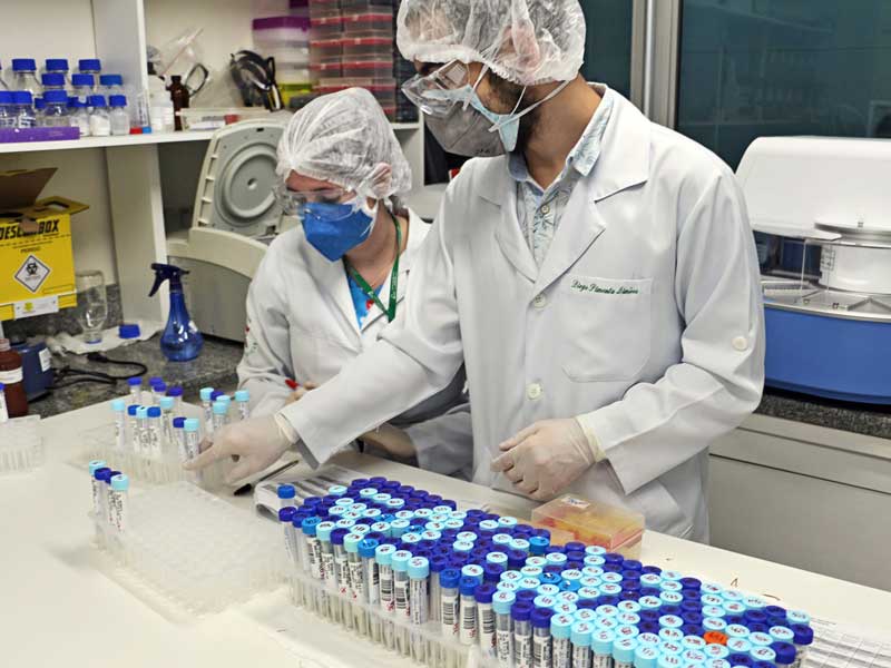 Covid-19: IFTM entrega álcool produzido em laboratório para a